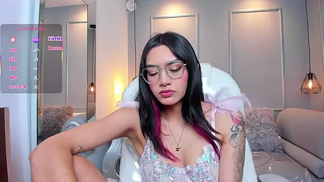 AzuraKindong online show from 11/24/25, 07:25