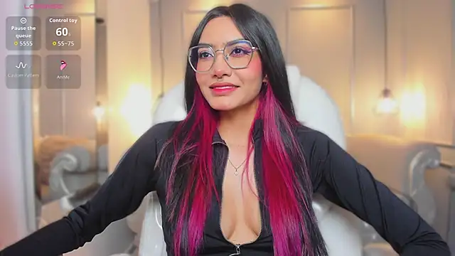 AzuraKindong online show from 02/06/26, 07:21