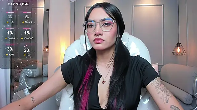 AzuraKindong online show from 11/13/25, 07:29