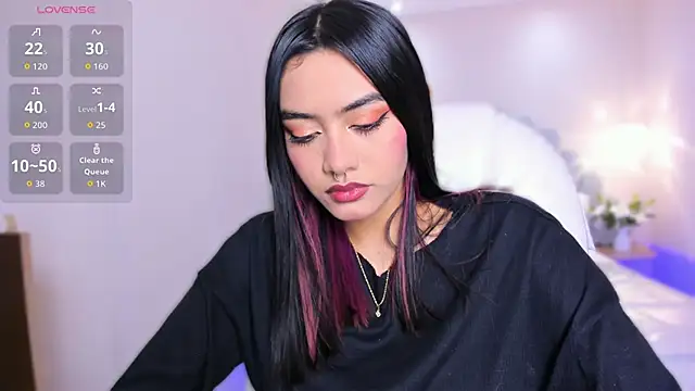 AzuraKindong online show from 06/04/26, 07:29