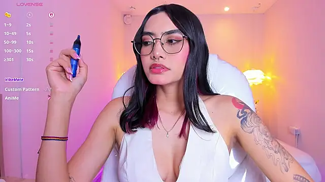 AzuraKindong online show from 04/16/26, 07:14