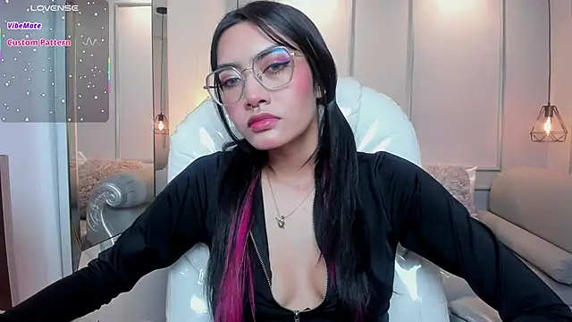 AzuraKindong online show from 10/08/25, 07:36