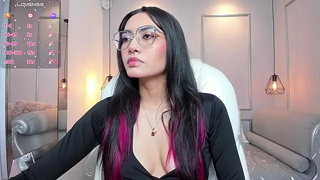 AzuraKindong online show from 10/27/25, 07:15