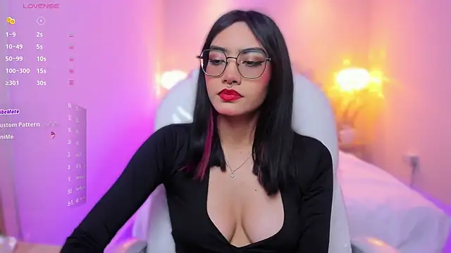 AzuraKindong online show from 03/19/26, 07:47