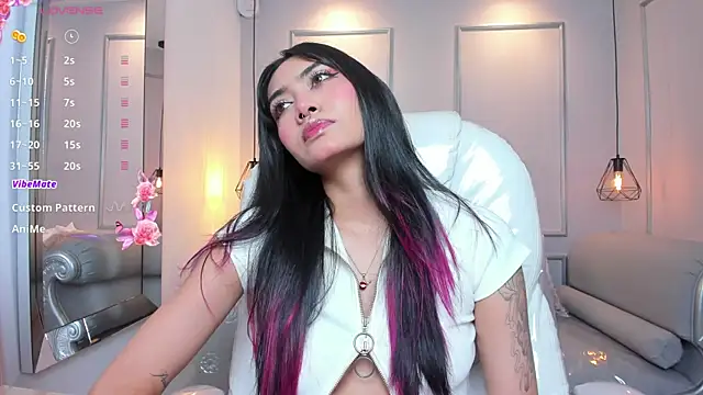 AzuraKindong online show from 10/24/25, 07:24