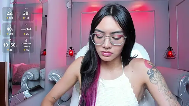 AzuraKindong online show from 12/18/25, 07:18