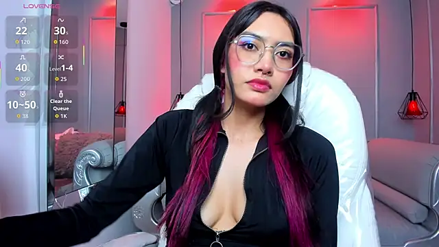 AzuraKindong online show from 12/19/25, 07:38