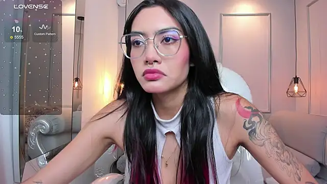 AzuraKindong online show from 09/12/25, 07:13