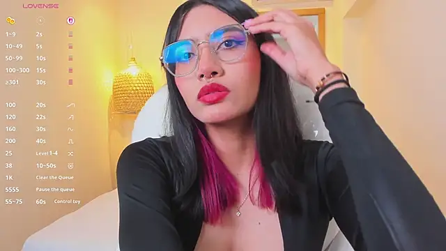 AzuraKindong online show from 03/12/26, 07:51