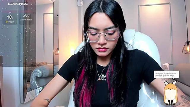 AzuraKindong online show from 11/07/25, 07:18