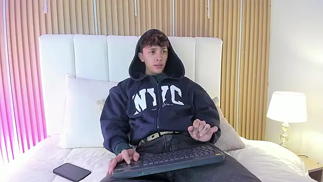 Tomy Rox online show from 03/19/26, 07:47