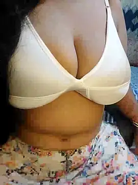 Snapshot of Adiba_2 chatting on 09/28/25, 05:31 Adiba 2 online show from 09/28/25, 05:31