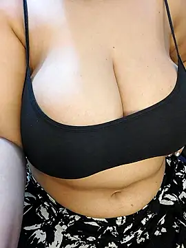 Snapshot of Adiba_2 chatting on 04/10/26, 05:31 Adiba 2 online show from 04/10/26, 05:31