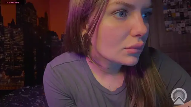 Snapshot of Sally_siu chatting on 09/30/25, 04:24 Sally siu online show from 09/30/25, 04:24