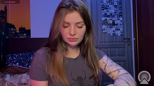 Snapshot of Sally_siu chatting on 10/03/25, 04:19 Sally siu online show from 10/03/25, 04:19