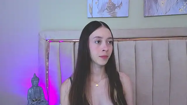 Snapshot of sophiia_grey_1 chatting on 05/20/26, 09:23 sophiia grey 1 online show from 05/20/26, 09:23