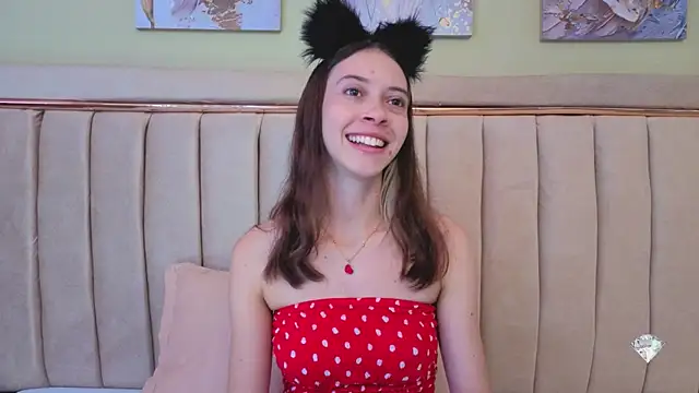 sophiia grey 1 online show from 10/31/25, 08:38