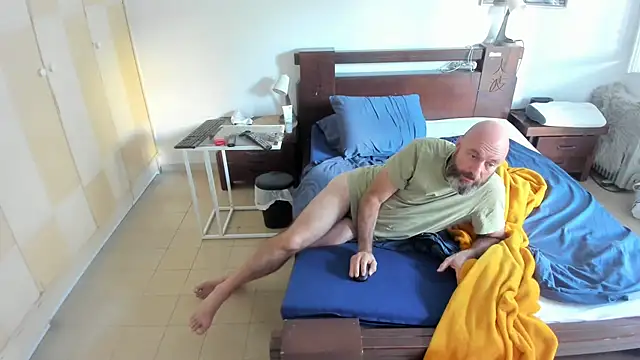 CTPuIITu3 online show from 10/26/25, 05:41