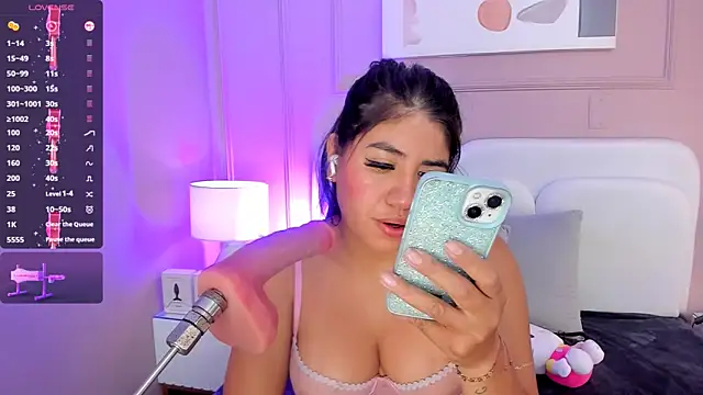 hottie mine  online show from 10/18/25, 07:27