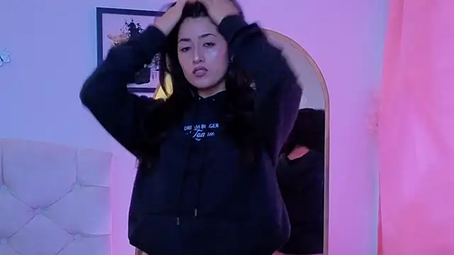 ChanellGV online show from 11/19/25, 10:32