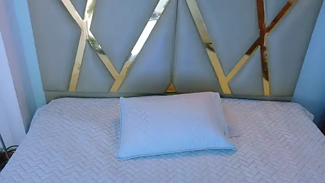 cattaleeyaa online show from 09/20/25, 12:21