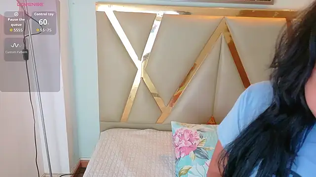 cattaleeyaa online show from 10/12/25, 12:17