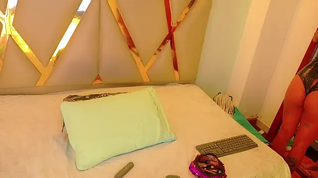 cattaleeyaa online show from 10/13/25, 12:29