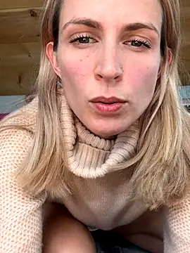 DanaeJustine online show from 11/13/25, 10:02