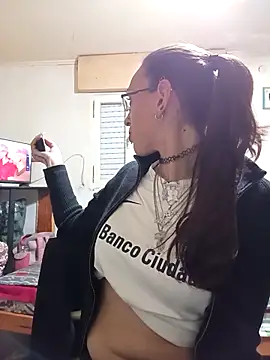 Zorrita Fox online show from 10/18/25, 12:23