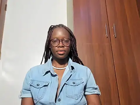 Snapshot of afro_pop chatting on 03/19/25, 12:59 afro pop online show from 03/19/25, 12:59