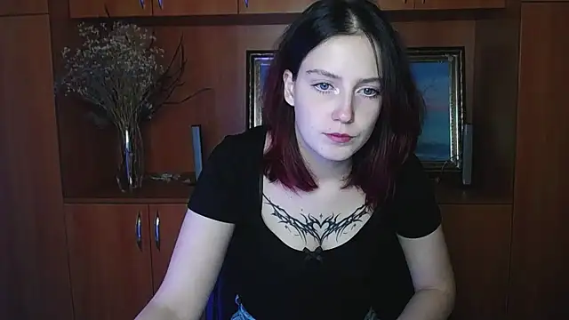 Snapshot of BlueberryDi chatting on 10/25/25, 12:17 BlueberryDi online show from 10/25/25, 12:17