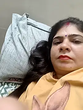 Snapshot of Husnpari20 chatting on 10/06/25, 10:05 Husnpari20 online show from 10/06/25, 10:05