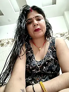 Snapshot of Husnpari20 chatting on 03/07/25, 04:57 Husnpari20 online show from 03/07/25, 04:57