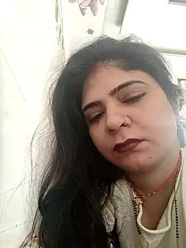 Snapshot of Husnpari20 chatting on 10/11/25, 04:24 Husnpari20 online show from 10/11/25, 04:24