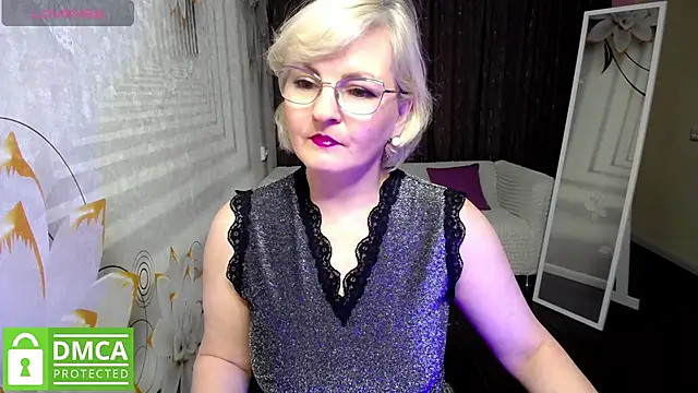 BlondeBrilliant7 online show from 12/18/24, 11:56