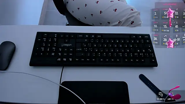 Snapshot of ameliegraham chatting on 09/23/25, 03:19 ameliegraham online show from 09/23/25, 03:19