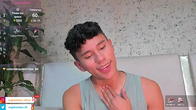 Snapshot of Angel_esteban_fx chatting on 03/18/25, 09:56 Angel esteban fx online show from 03/18/25, 09:56