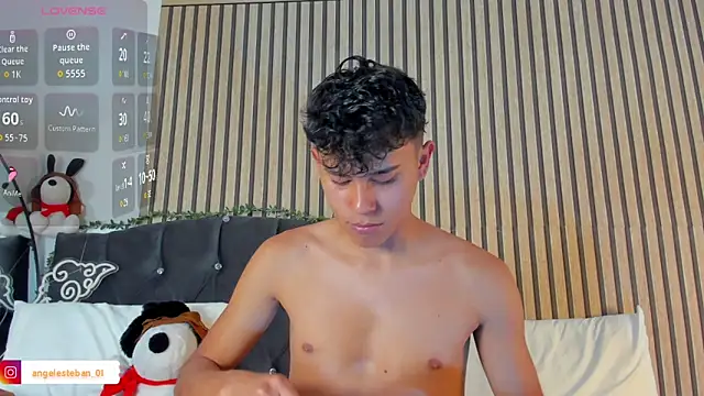 Angel esteban fx online show from 02/12/26, 04:29