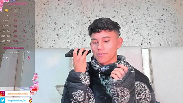 Snapshot of Angel_esteban_fx chatting on 03/07/25, 06:57 Angel esteban fx online show from 03/07/25, 06:57