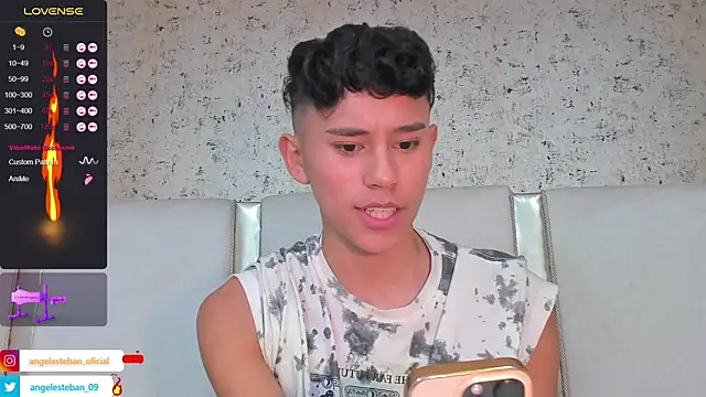 Snapshot of Angel_esteban_fx chatting on 03/05/25, 09:49 Angel esteban fx online show from 03/05/25, 09:49