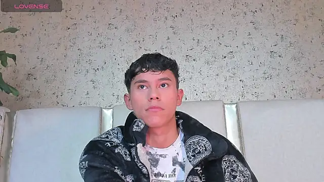 Snapshot of Angel_esteban_fx chatting on 03/19/25, 03:52 Angel esteban fx online show from 03/19/25, 03:52