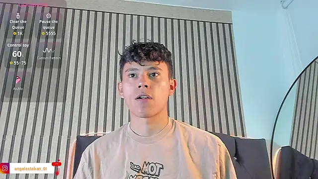 Snapshot of Angel_esteban_fx chatting on 06/28/26, 04:02 Angel esteban fx online show from 06/28/26, 04:02