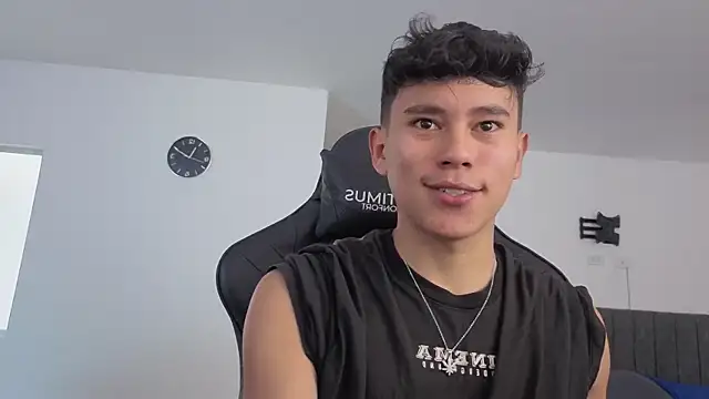 Snapshot of Angel_esteban_fx chatting on 07/30/26, 07:13 Angel esteban fx online show from 07/30/26, 07:13