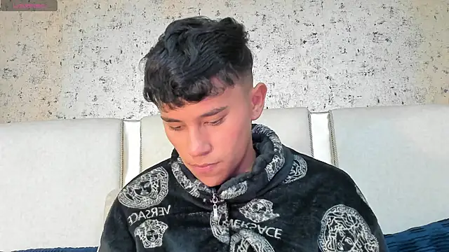 Snapshot of Angel_esteban_fx chatting on 03/08/25, 03:50 Angel esteban fx online show from 03/08/25, 03:50