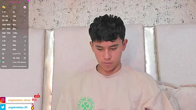 Snapshot of Angel_esteban_fx chatting on 02/20/25, 09:55 Angel esteban fx online show from 02/20/25, 09:55