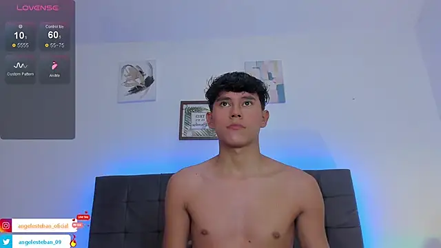 Snapshot of Angel_esteban_fx chatting on 09/18/25, 03:31 Angel esteban fx online show from 09/18/25, 03:31
