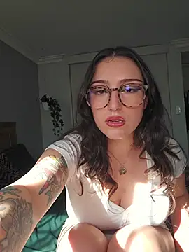 Snapshot of freya_bella_ chatting on 03/07/26, 08:58 freya bella online show from 03/07/26, 08:58