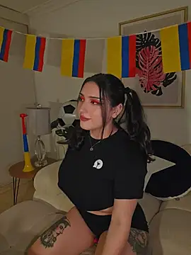 Snapshot of freya_bella_ chatting on 06/26/26, 06:19 freya bella online show from 06/26/26, 06:19