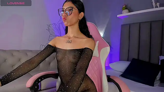 atenea jones online show from 10/28/25, 02:45