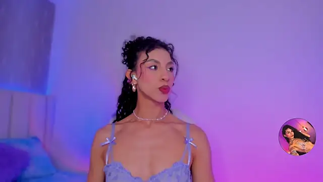 MiissCharlotte online show from 11/12/25, 01:32